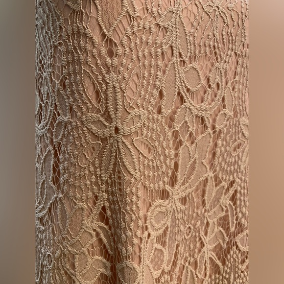 love, Fire ~ Lace Shift Dress with Keyhole Opening in Front & Back - Picture 11 of 15